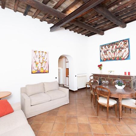 Stunning Campo De Fiori Apartment With Terrace Rom Exterior foto