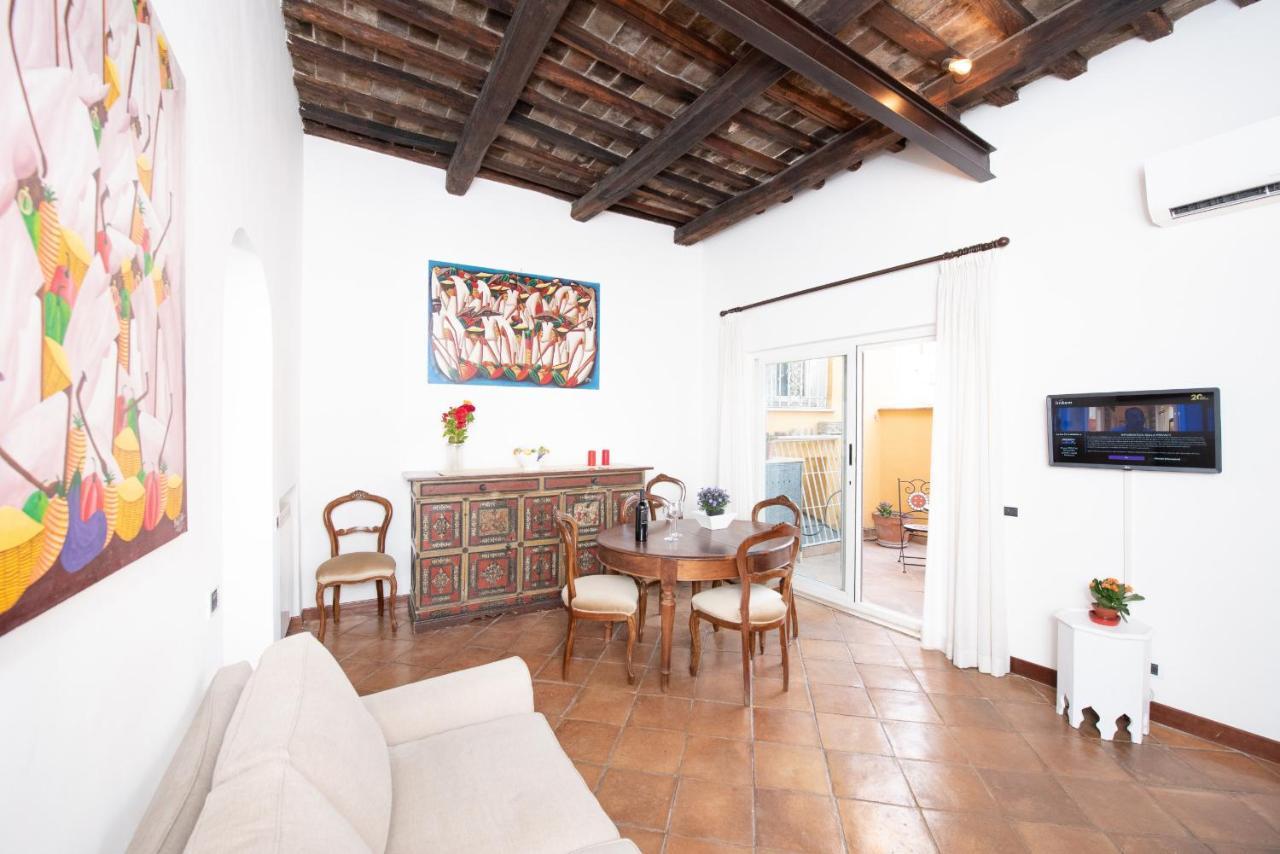 Stunning Campo De Fiori Apartment With Terrace Rom Exterior foto
